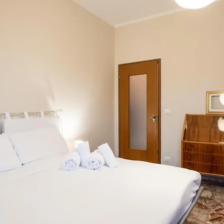 Apartment Gardappartamenti Rivo Lake View Desenzano del Garda
