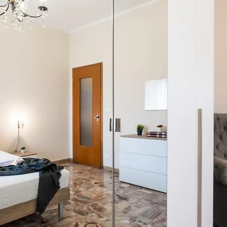 Apartment Gardappartamenti Rivo Lake View Desenzano del Garda