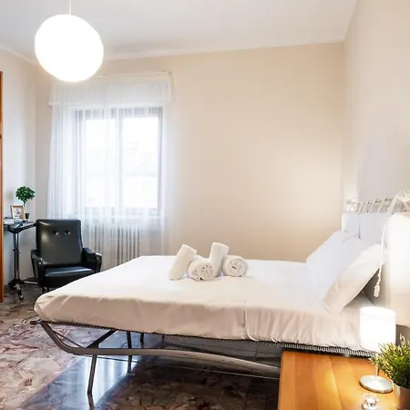 Apartment Gardappartamenti Rivo Lake View Desenzano del Garda