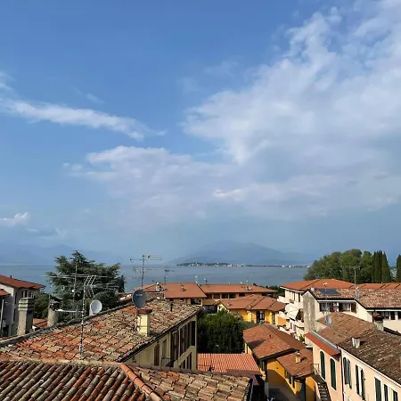 Apartment Gardappartamenti Rivo Lake View Desenzano del Garda