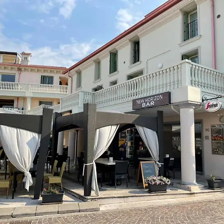 Apartment Gardappartamenti Rivo Lake View Desenzano del Garda