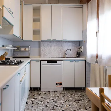 Apartment Gardappartamenti Rivo Lake View Desenzano del Garda